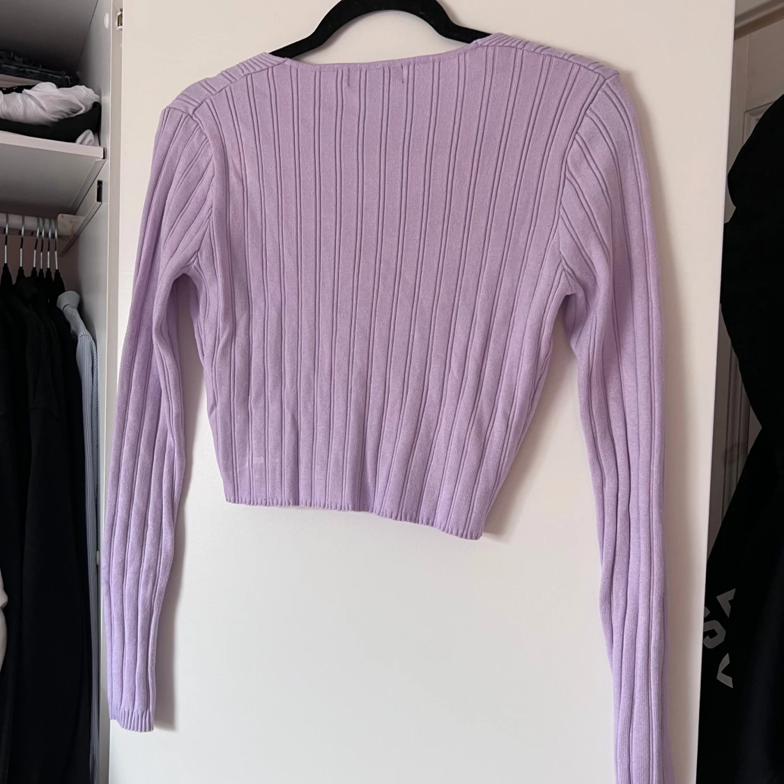 Lila ribbad kofta från Missguided - 3
