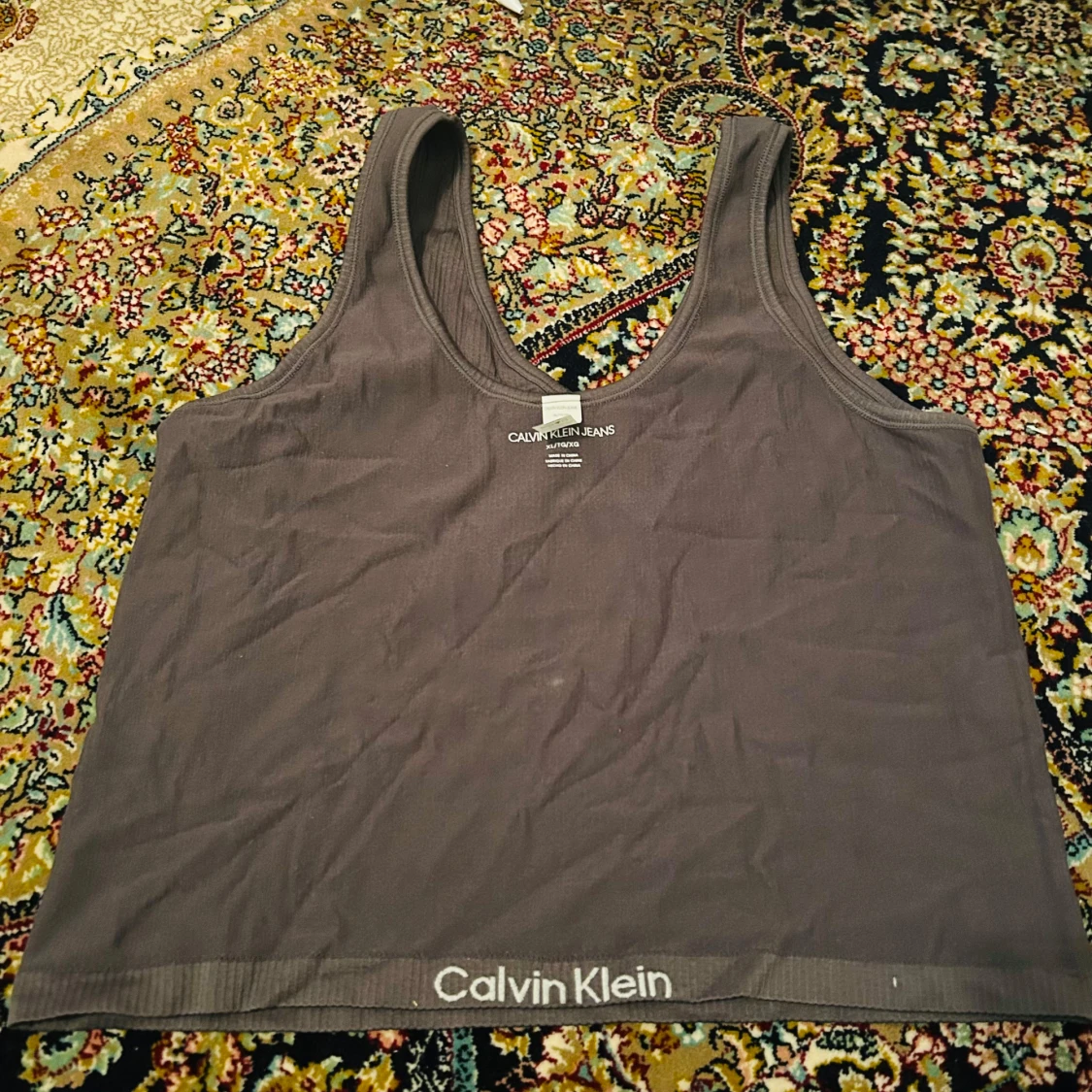 Grå ribbad linnetopp från Calvin Klein - 1