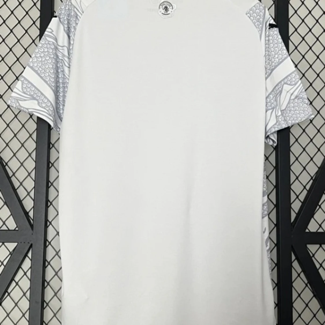 Vit och grå Manchester City fotbollströja från Puma - 1