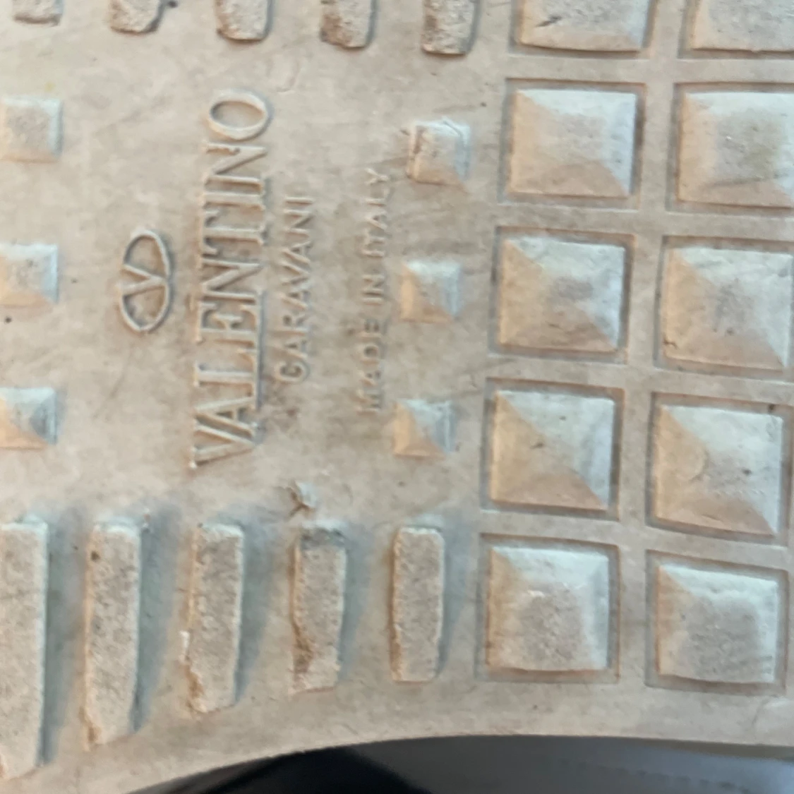 Valentino Garavani sneakers, orginal snören som följs med - 3