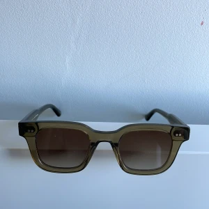 Chimis gröna - Säljer nu mina mörkgröna chimis för dom inte har kommit till någon användning🙌 skicket på dom är 10/10 utan några tecken på användning och dom säljs ändå för ett lågt pris. Dom passar både grabbar och tjejer🥂Hör av er vid frågor eller fler bilder🔥