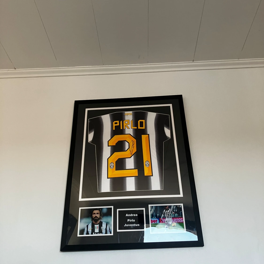 Pirlo signerad tröja - 1