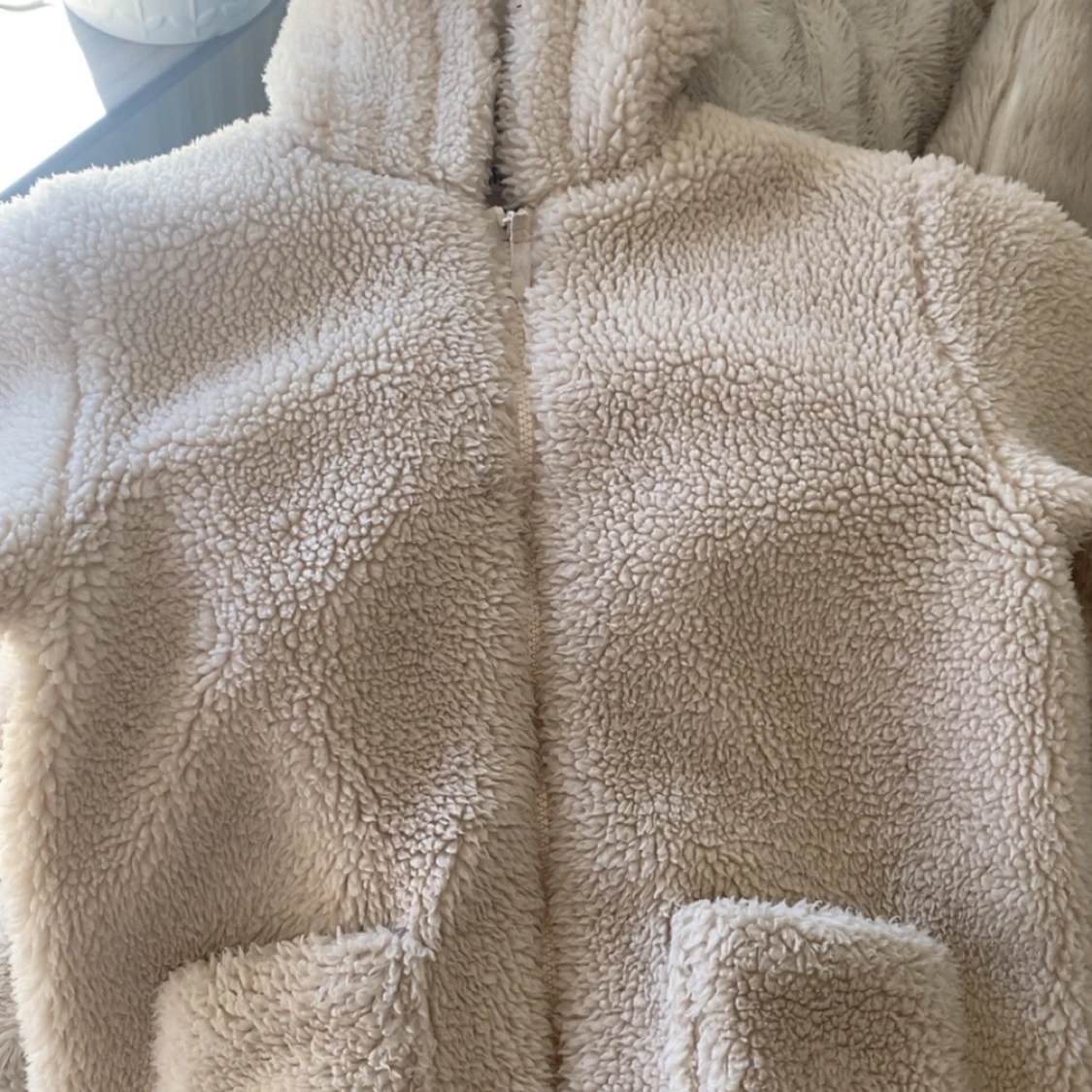 Beige teddyjacka från H&M - 1