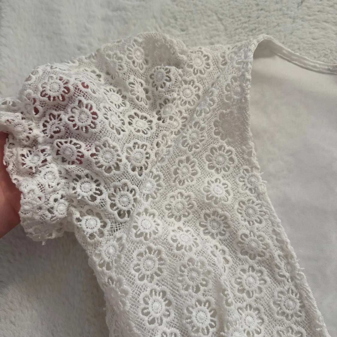 Vit spetsklänning från Kiss The Sky - 3