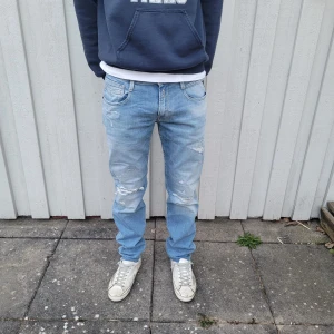 Replay Anbass jeans  - Replay jeans - Modell: Anbass - Storlek: W30/L32(lapp saknas) - skick: 9,5/10 - Nypris runt 2000kr