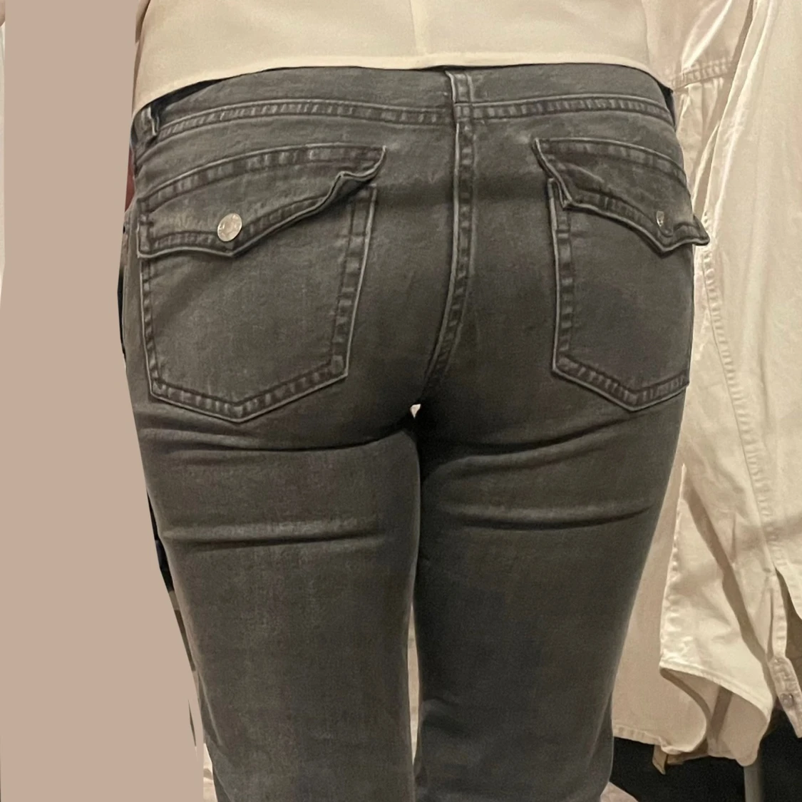 Grå bootcut jeans