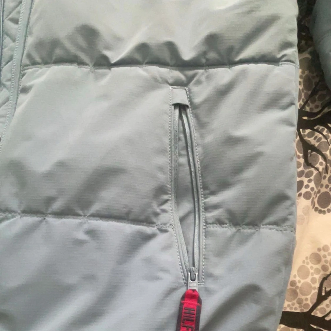 Ljusblå dunjacka från Tommy Hilfiger - 1