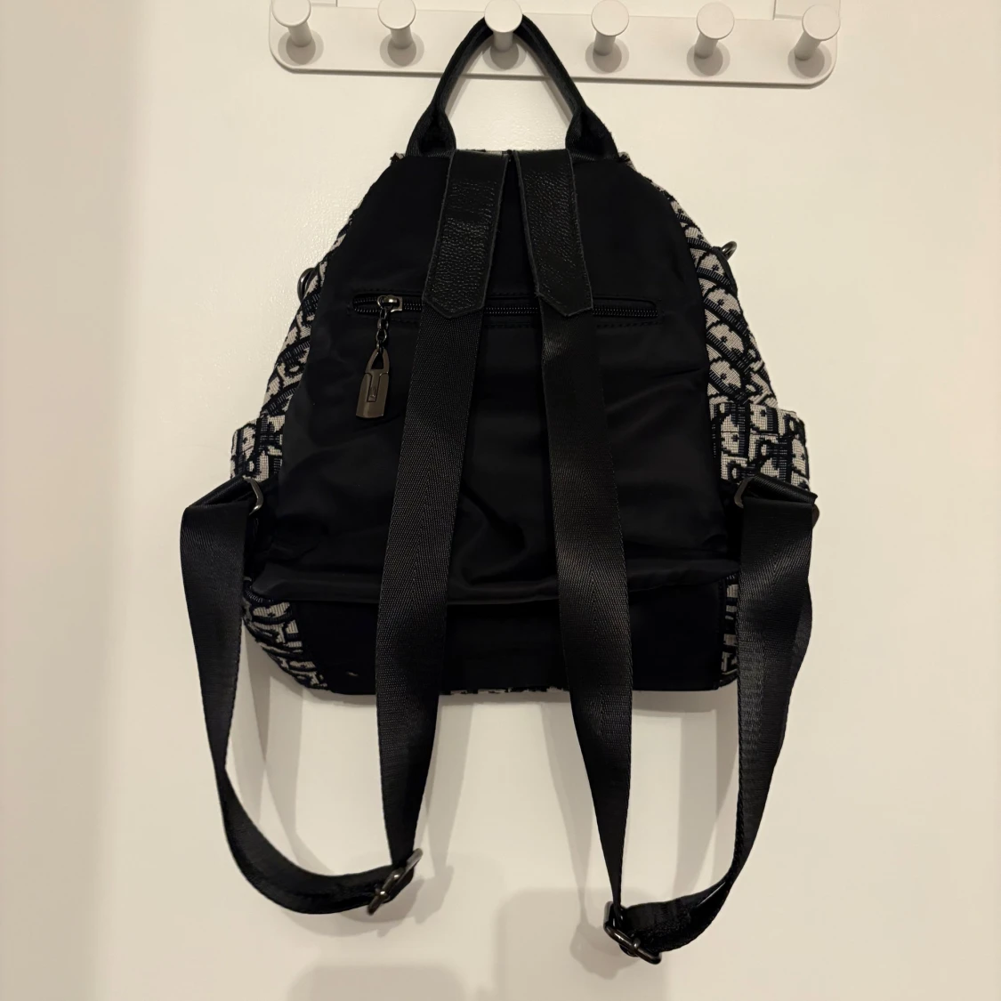 Ryggsäck i mindre storlek - 1