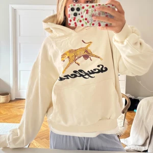 Coool hoodie - Säljer denna så snygga hooodie så snygg🤭🎀🤩