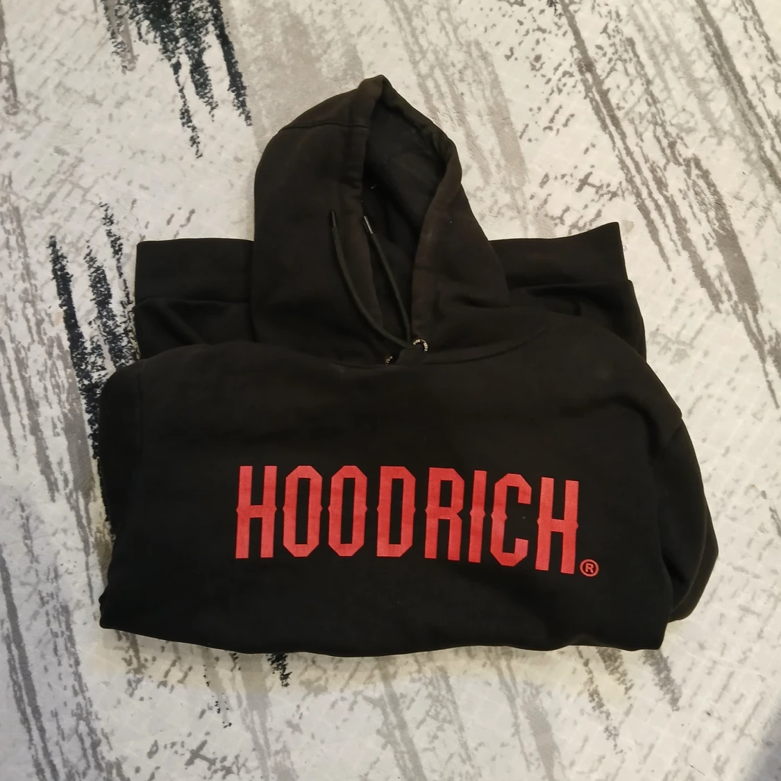 Svart hoodie från Hoodrich