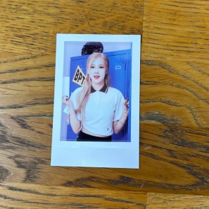 Blackpink Rosé pob Polaroid   - Blackpink The Game Sporty Tennis Club pre order benetif Polaroid 