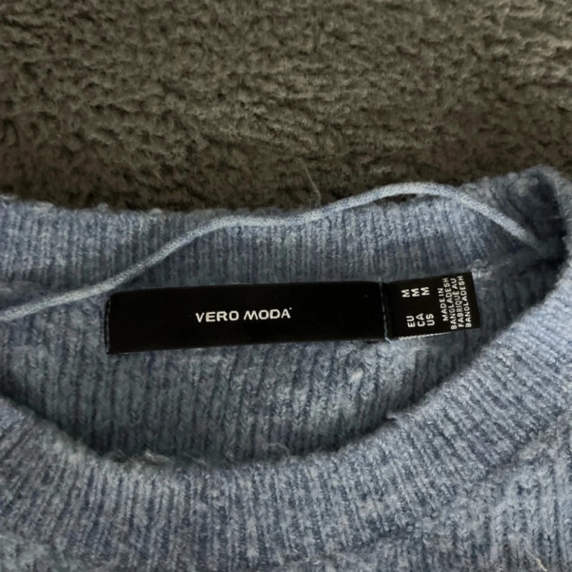 Ljusblå stickad tröja från Vero Moda - 1