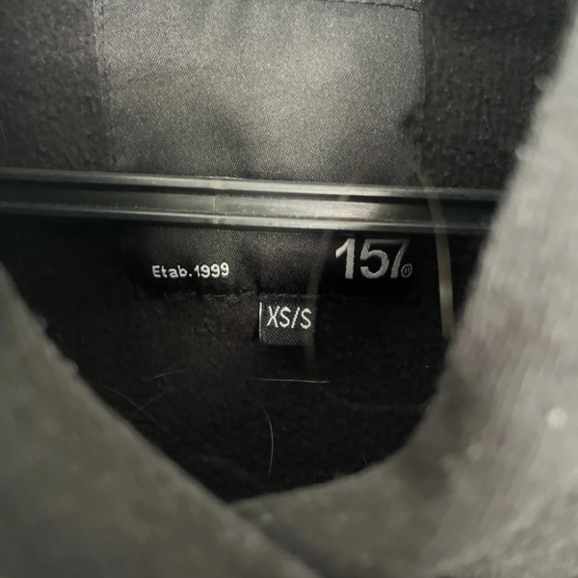 Svart lång hoodie från 157 XS/S - 3