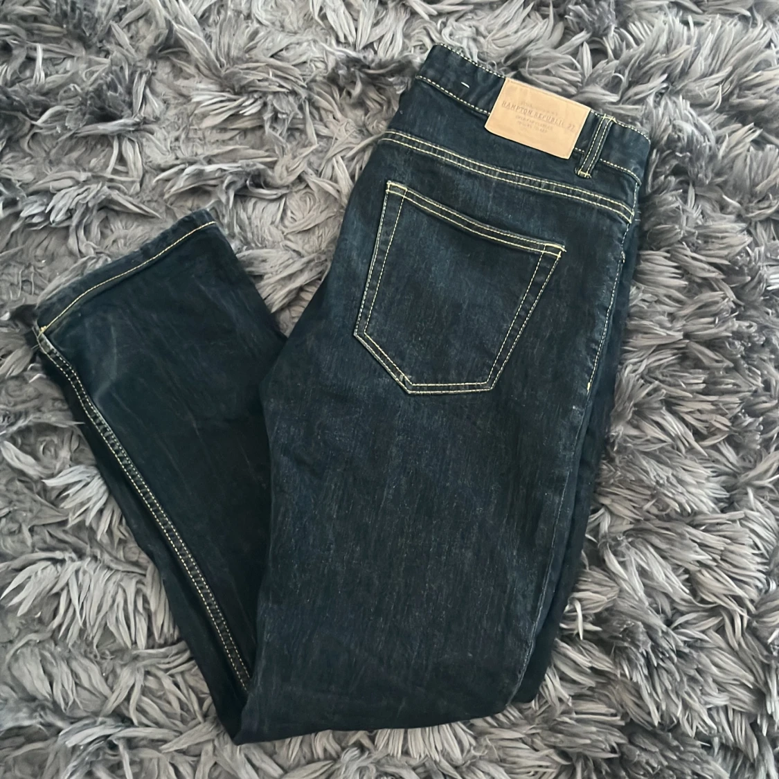 Mörkblå jeans från Hampton Republic - 3