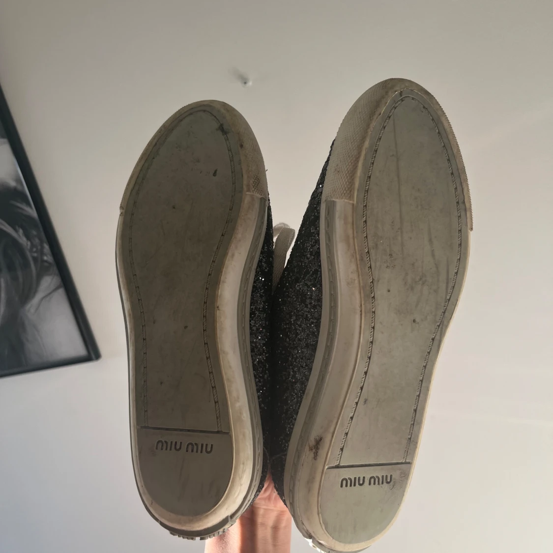 Glittriga sneakers från Miu Miu - 3