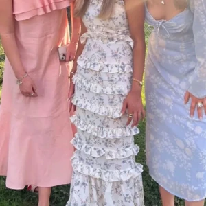 Superfin klänning - Säljer klänningen i mitten, superfin festklänning 