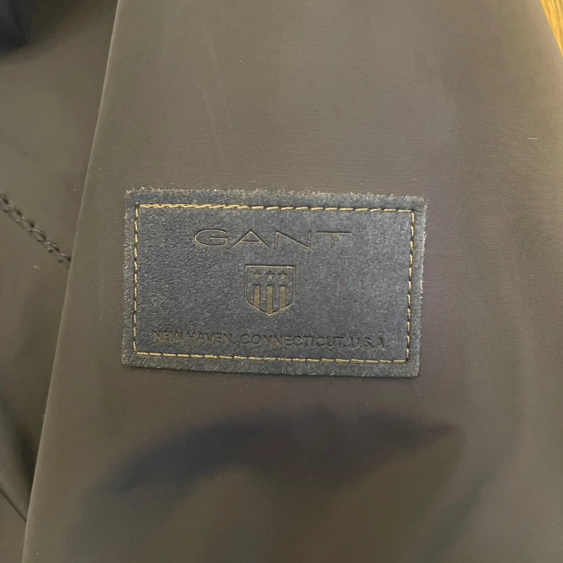 Mörkblå parkajacka från GANT, M - 1