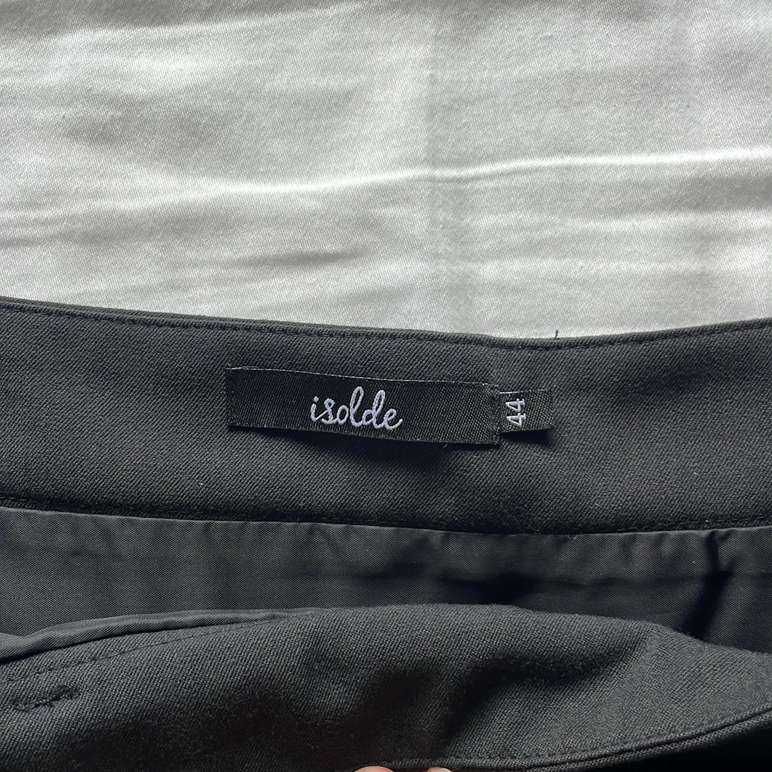 Svart långkjol från Isolde, stl 44 - 1