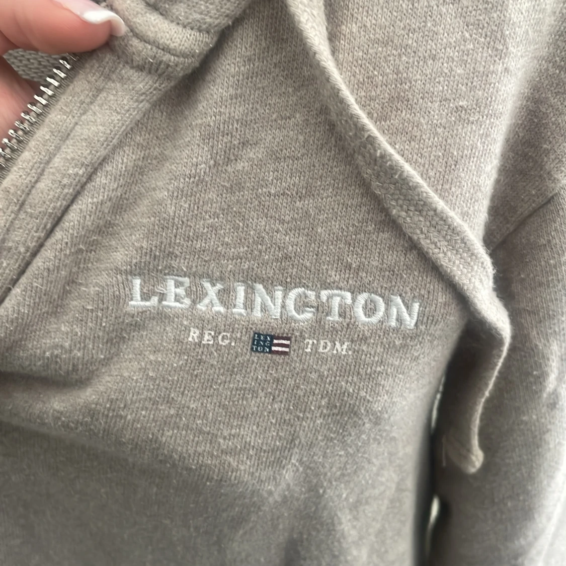 Beige hoodie från Lexington med dragkedja - 3