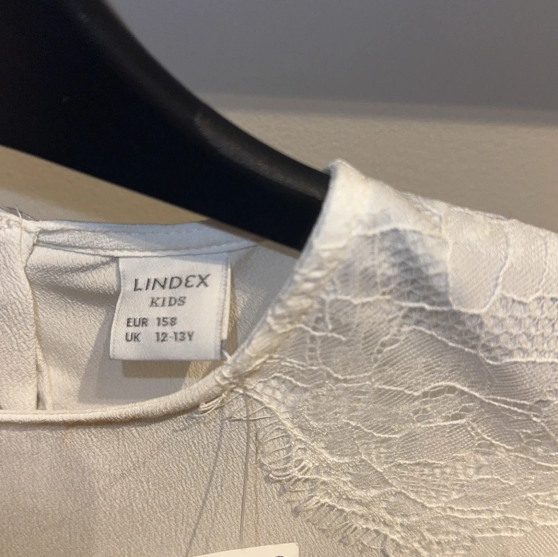 Vit blus med spets från Lindex - 2