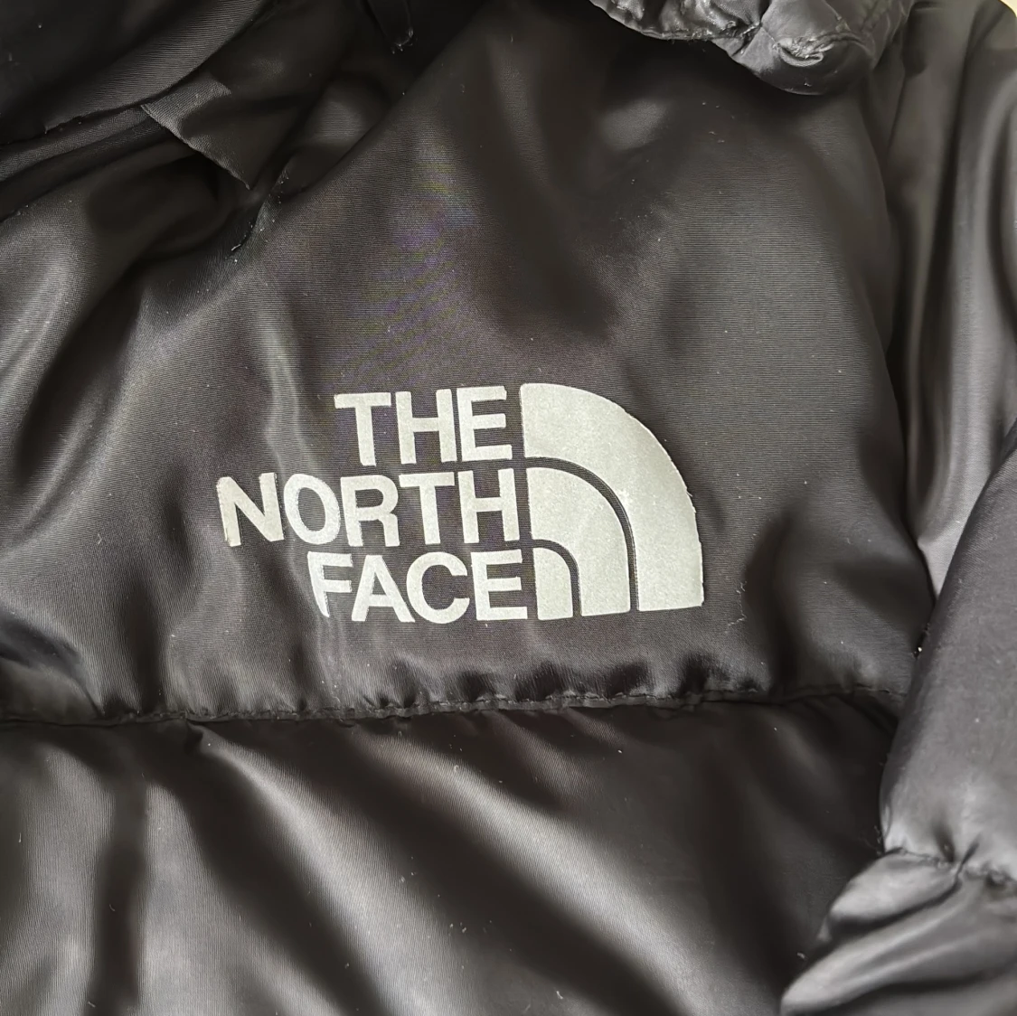 Svart pufferjacka från The North Face - 2