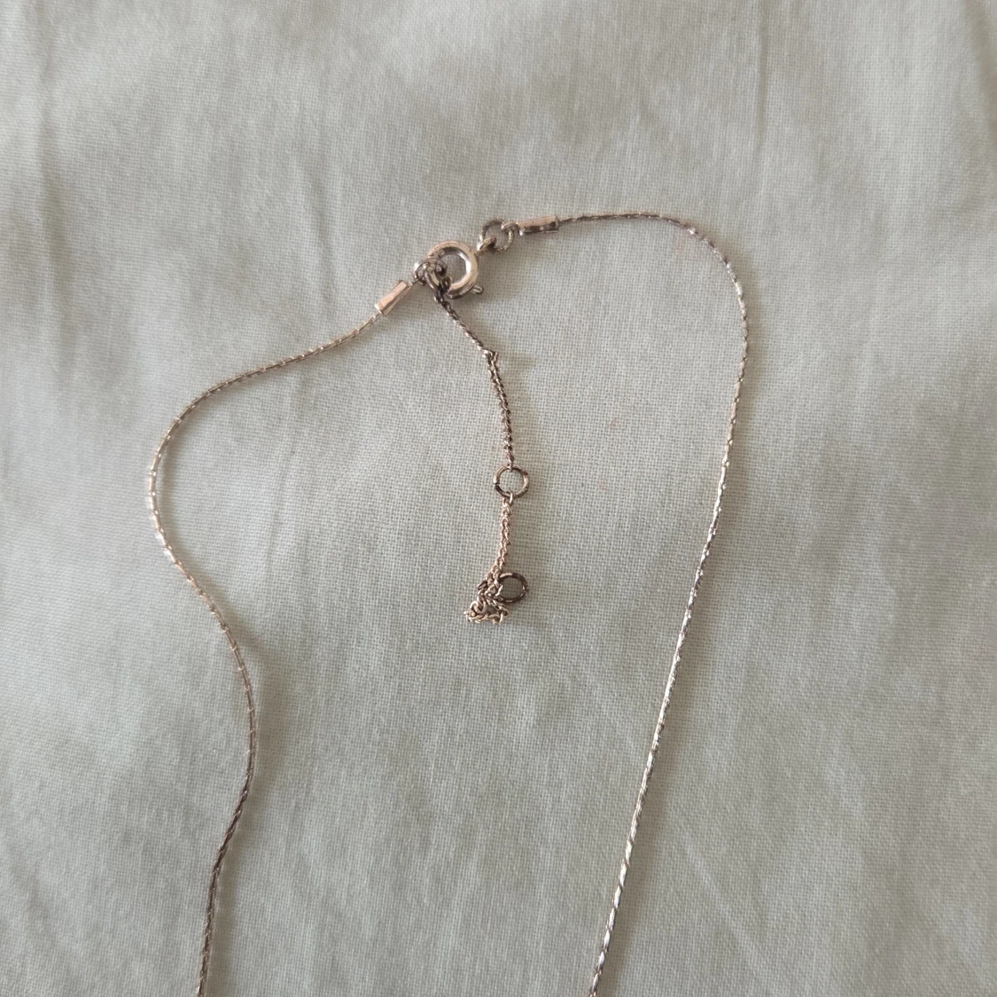 Enkelt halsband med cirkel i roseguld - 2