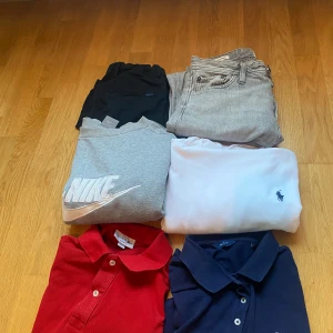 Resseling starter bundle  - Resseling starter bundle! 1 par shorts och ett par jeans skriv för storlek. 2 piker Storlek S-M sweatshirt/hoodie storlek S/M allt är i nyskick förutom Nike tröjan som har nån liten fläck vid loggan. Allting säljs som bundle men vi kan även hitta bra priser till enskilda plagg. Här är då Ralph lauren, Nike, la coste, gant och jack and Jones. Garanterad minst 800 kronor profit! Går att köpa enskilda kläder för mindre pris. Detta är perfekt för dig som vill börja resella beställ hem det 