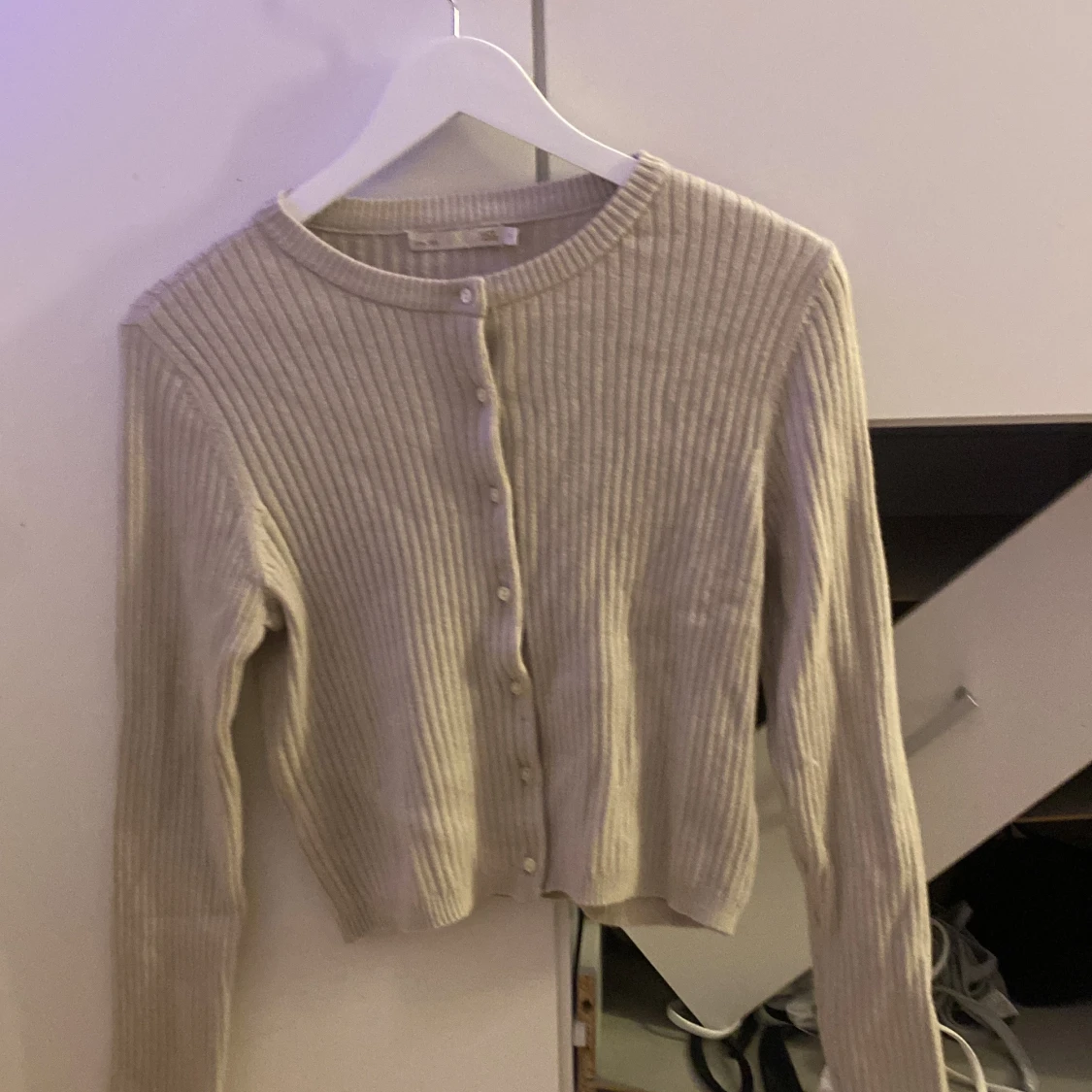 Beige ribbad kofta från 157, stl S - 1