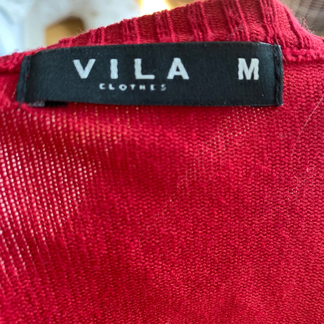 Röd kofta från Vila med v-ringning - 1