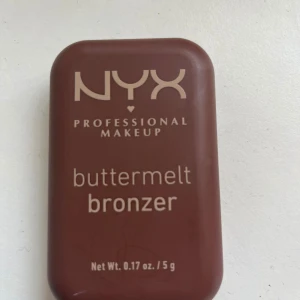Nyx bronzer - Säljer pga att färgen inte passade mig, den är helt ny. 