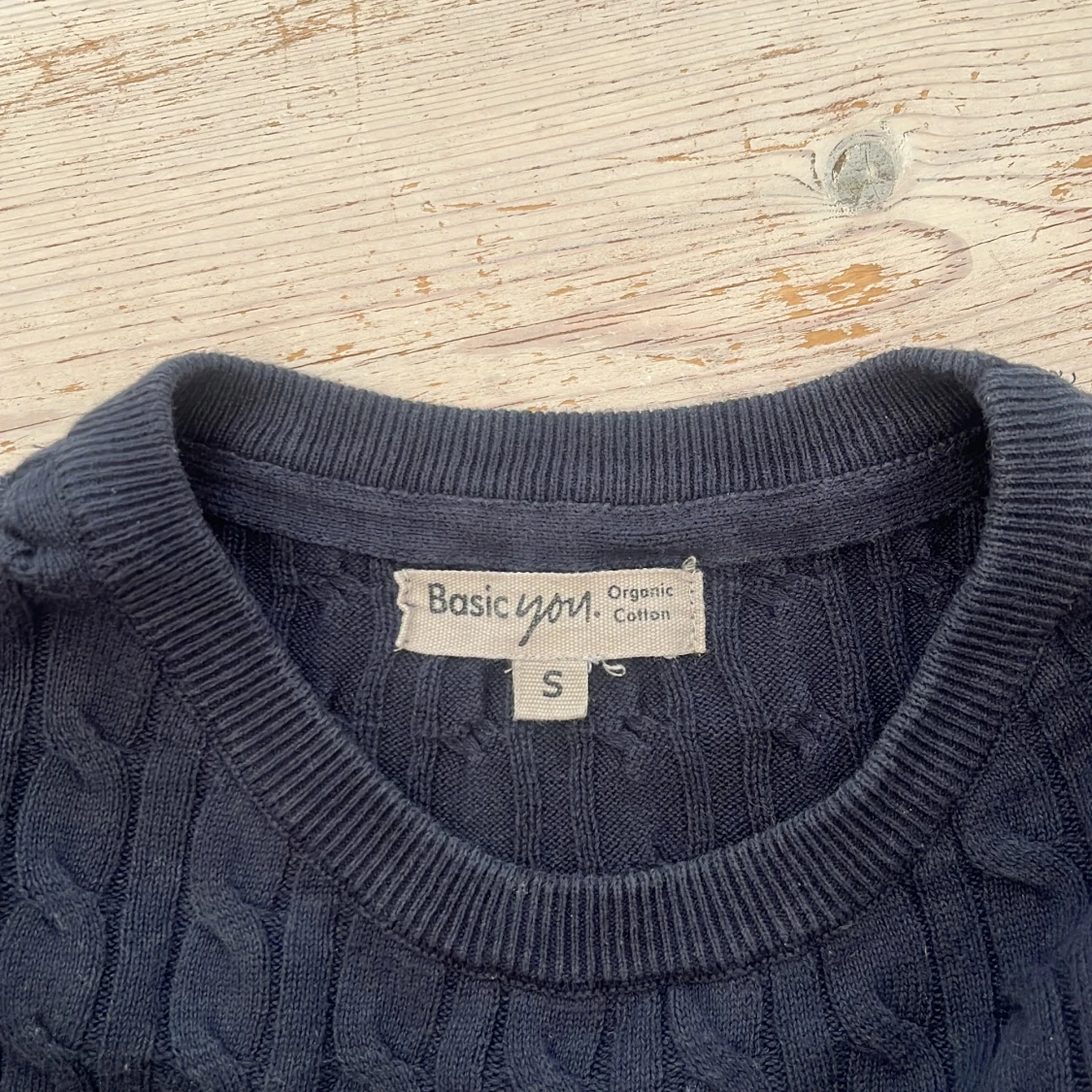 Mörkblå kabelstickad tröja Basic You - 2