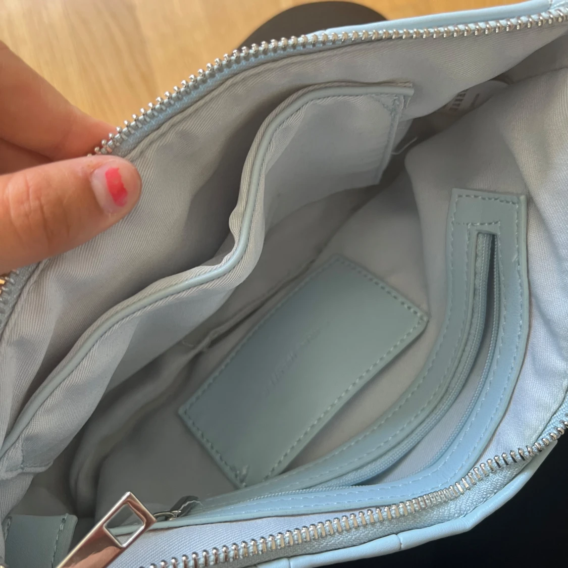 Ljusblå axelväska från Carin Wester - 3