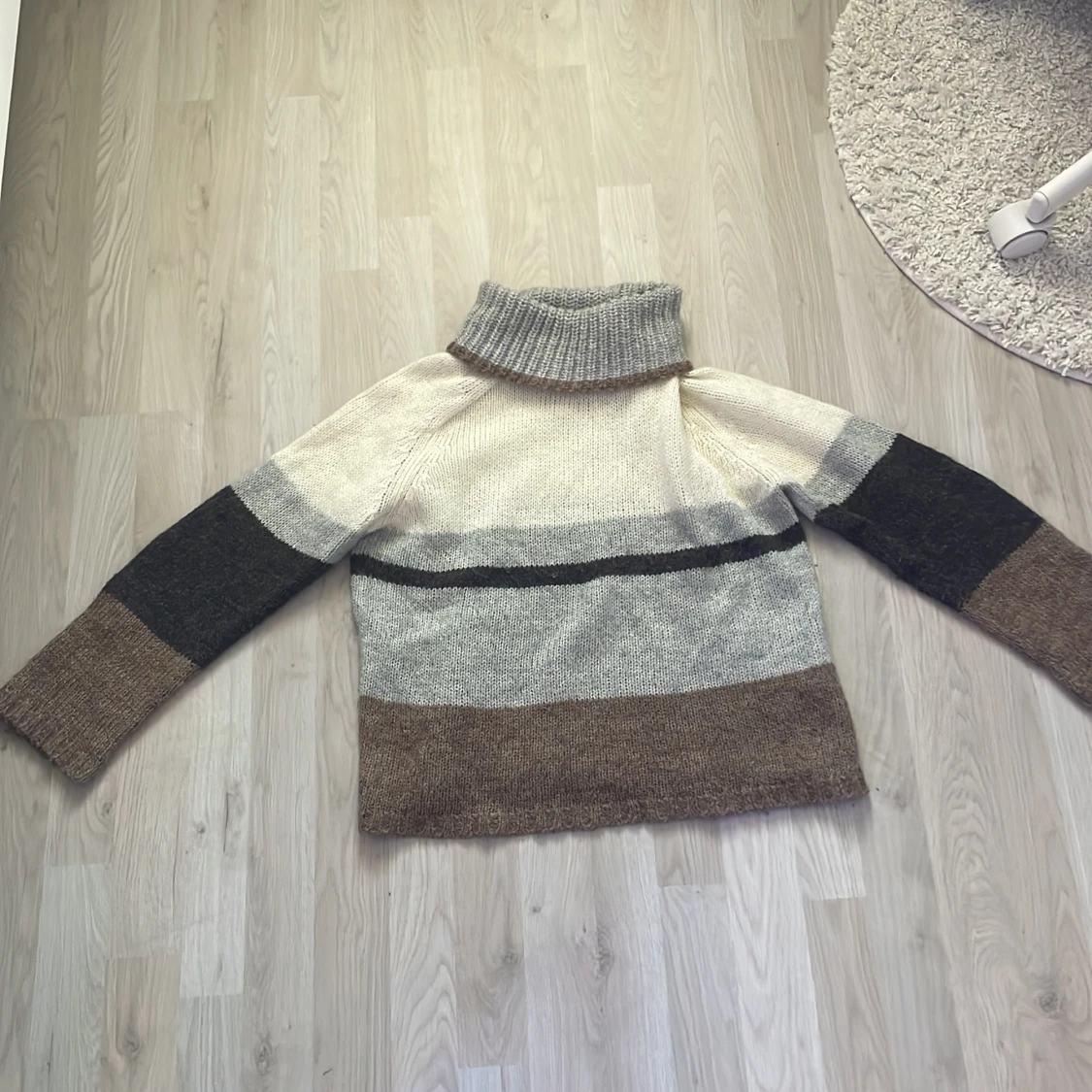 Randig polotröja från Jacqueline de Yong