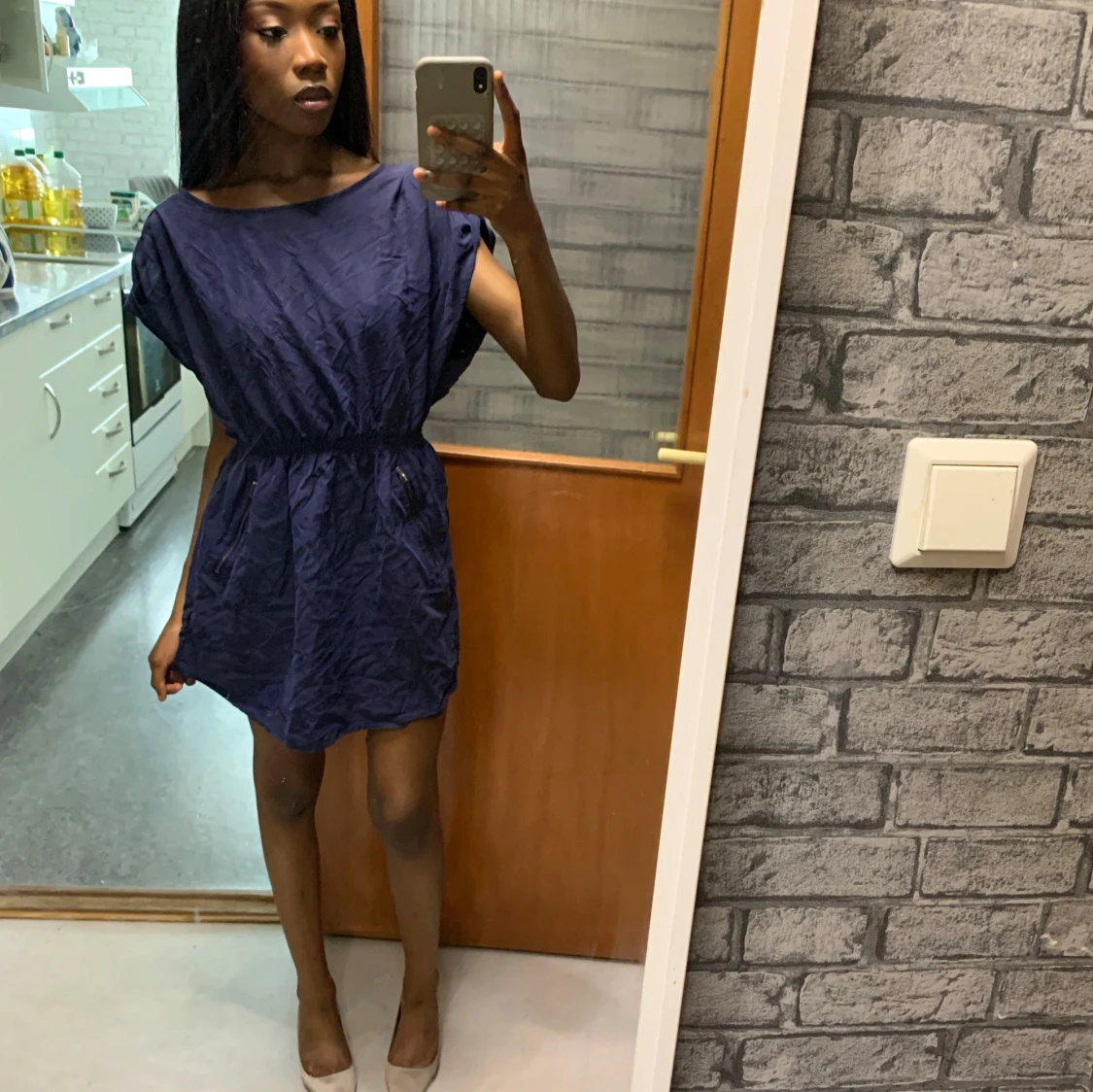 Mörkblå kortklänning med dragkedja - 1