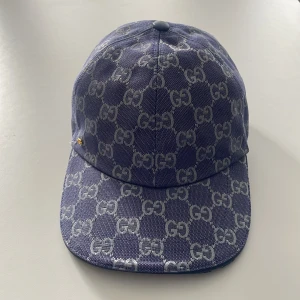 Gucci Keps Blå - Helt Ny Gucci Canvas Keps i Färgen Blå.