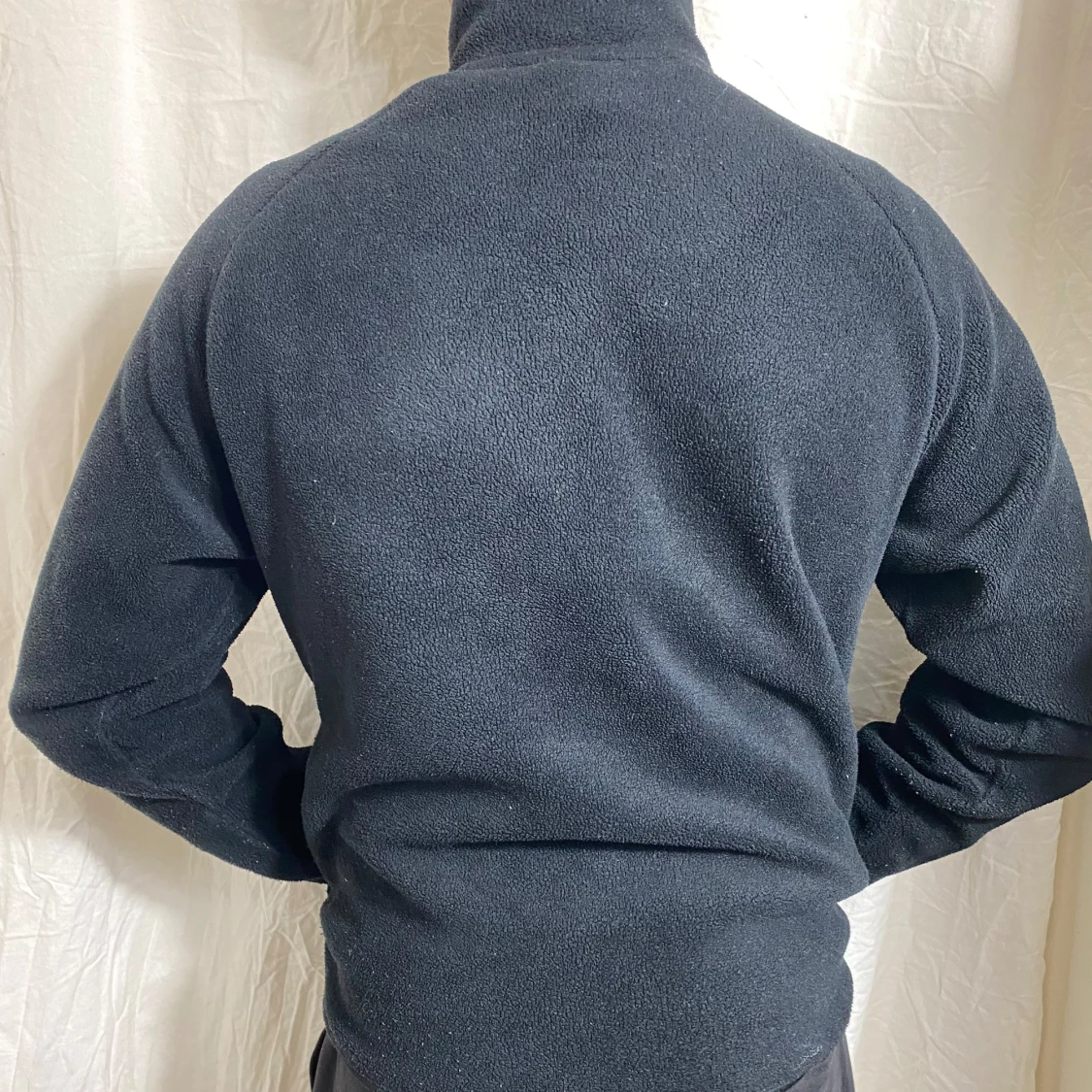 Svart fleecejacka med dragkedja - 2