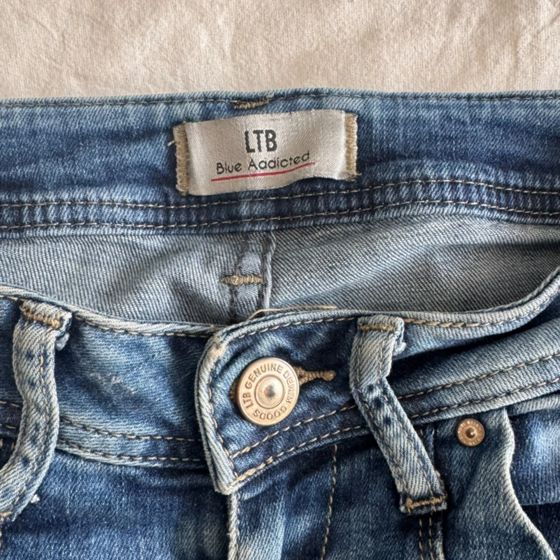 Blå bootcut jeans från LTB - 1