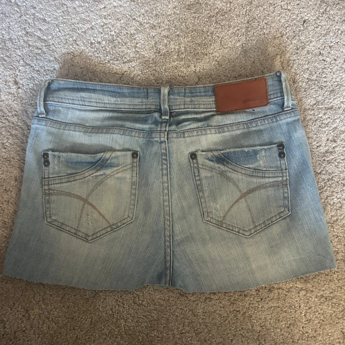 Ljusblå lågmidjad jeanskjol TRYCK INTE PÅ KÖP NU - 1