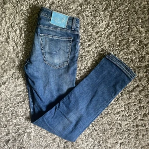 Jacob Cohen jeans - Säljer nu dessa jeansen från jacobcohen. Modellen är 622 alltså den mest eftertraktade. Nypris runt 5000kr, köp för endast 1,300kr. Kan gå ner i pris vid snabb affär!😊