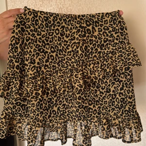 Leopardmönstrad volangkjol - Supersöt leopardskjol💕💕