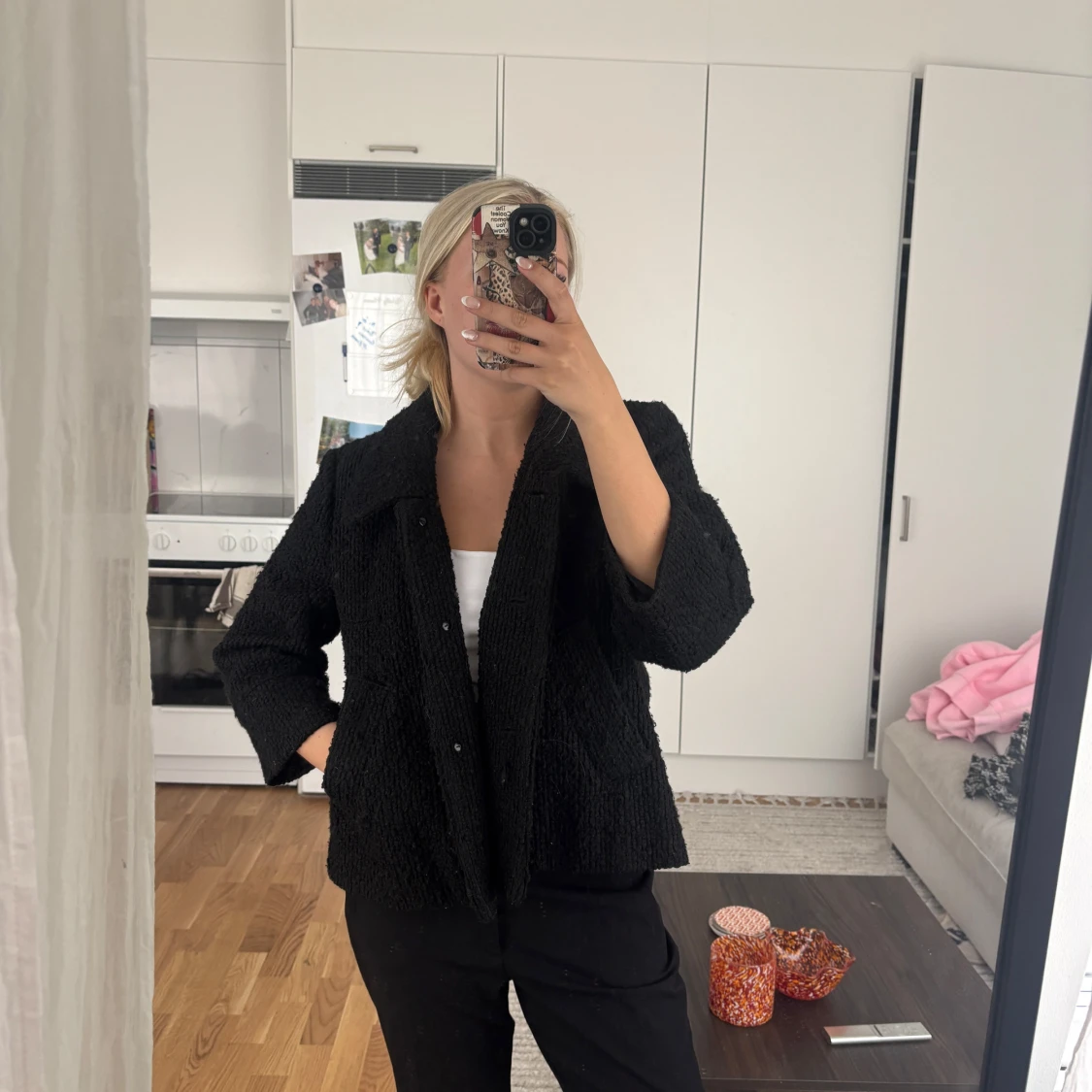 Svart bouclejacka från Vila