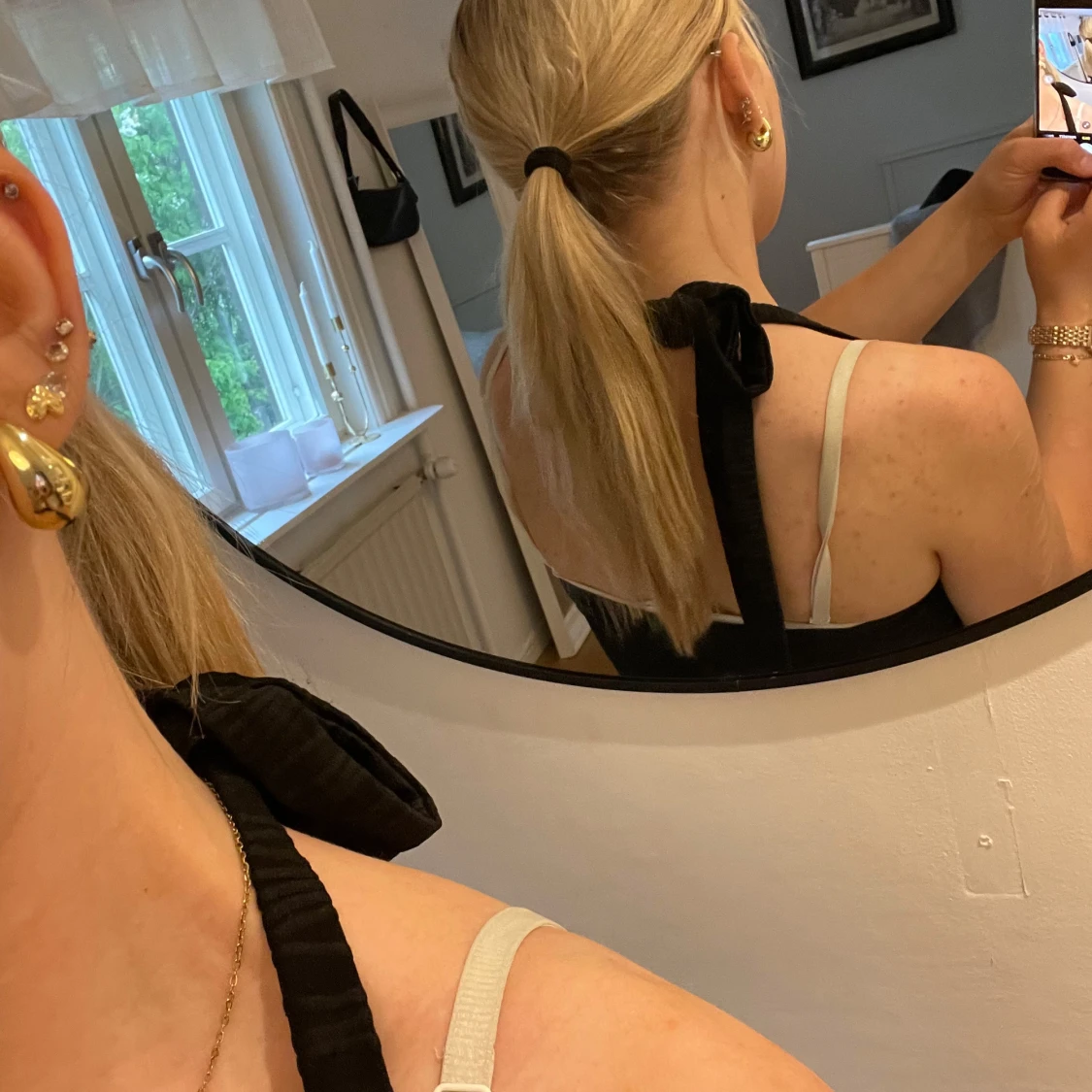 Svart halterneck-topp med knytband - 3