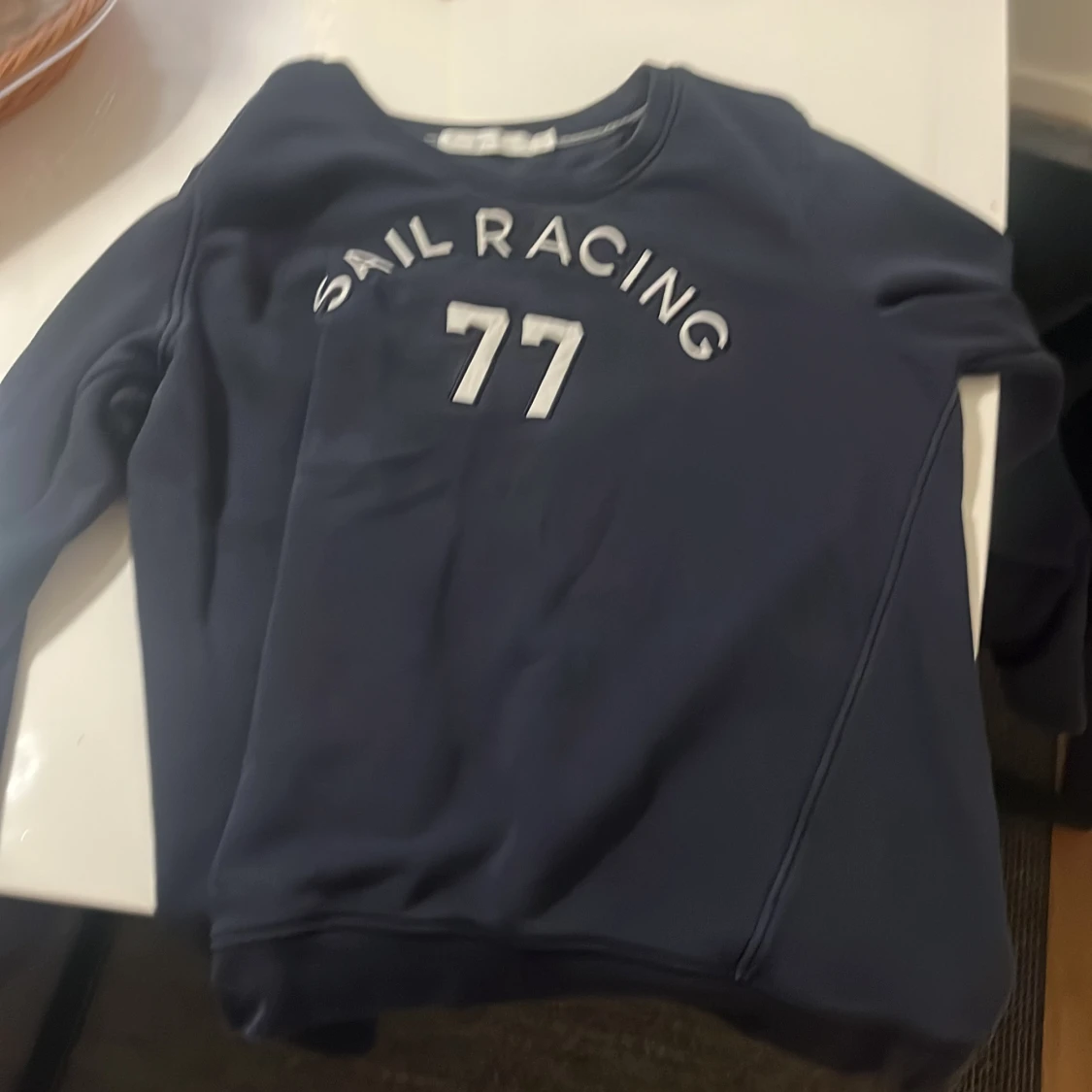 Marinblå sweatshirt från Sail Racing