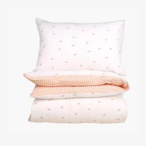 Påslakan set från hemtex - Ett jättefint påslakan set från Hemtex! Aldrig använt då det inte passade mina tecken! 😊Storlek 150x210