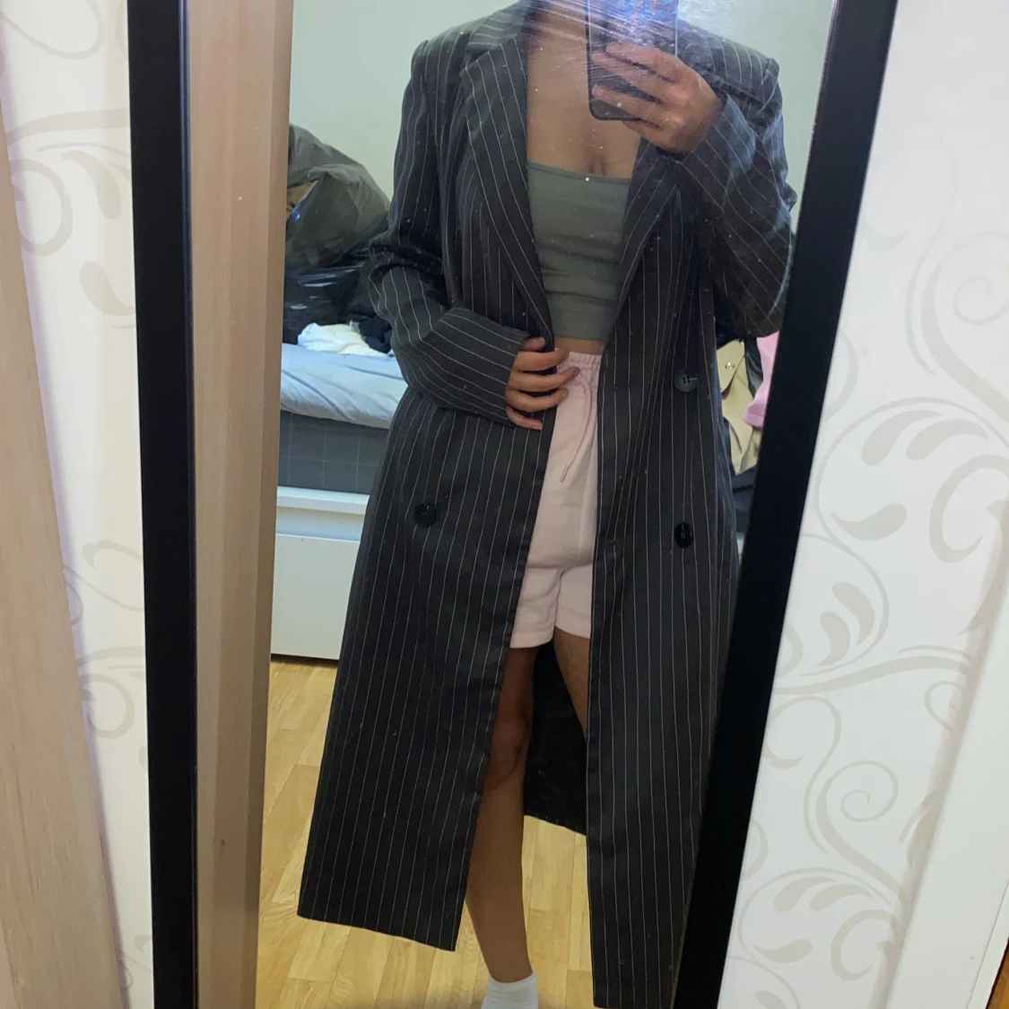 Grå långrandig kappa