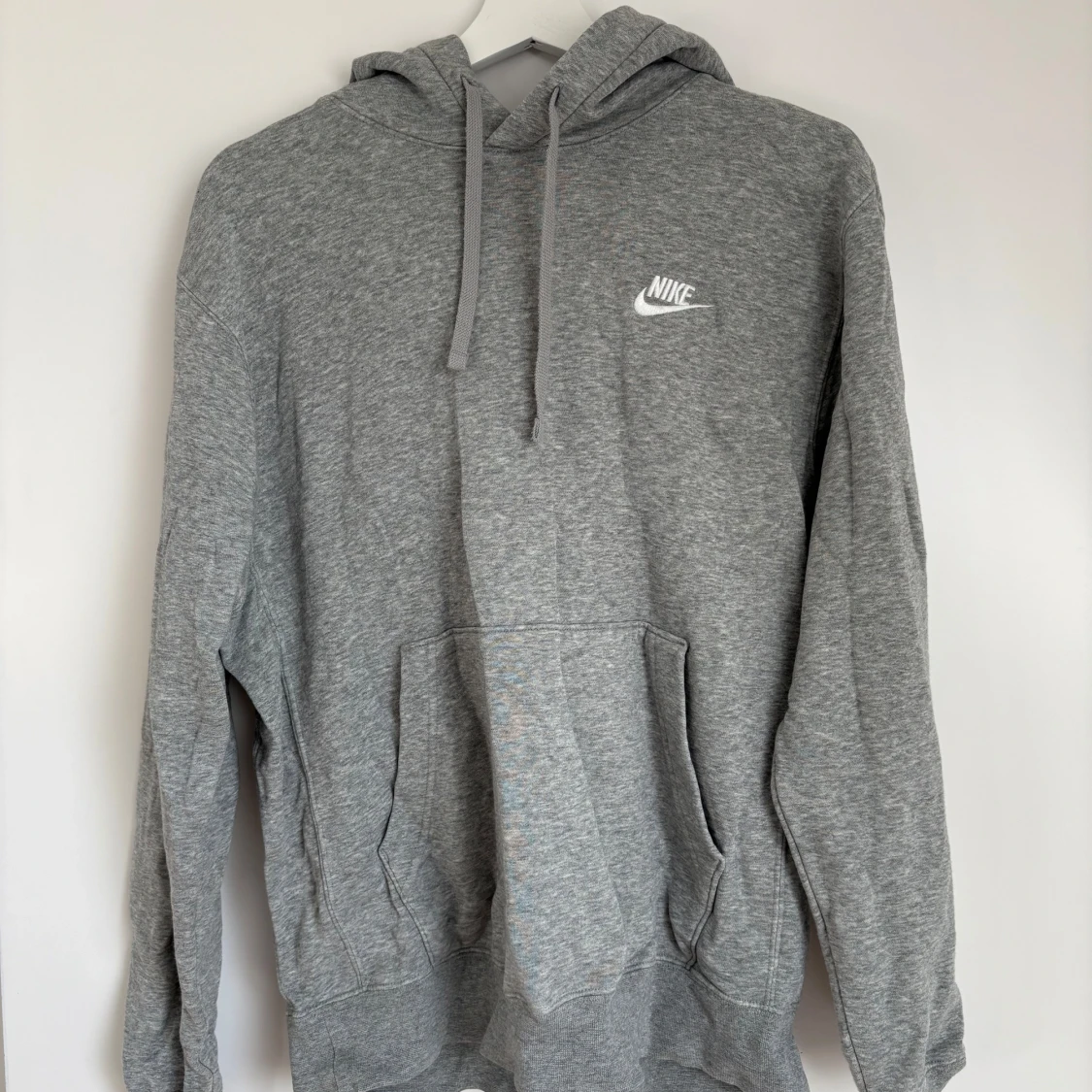 Grå hoodie från Nike