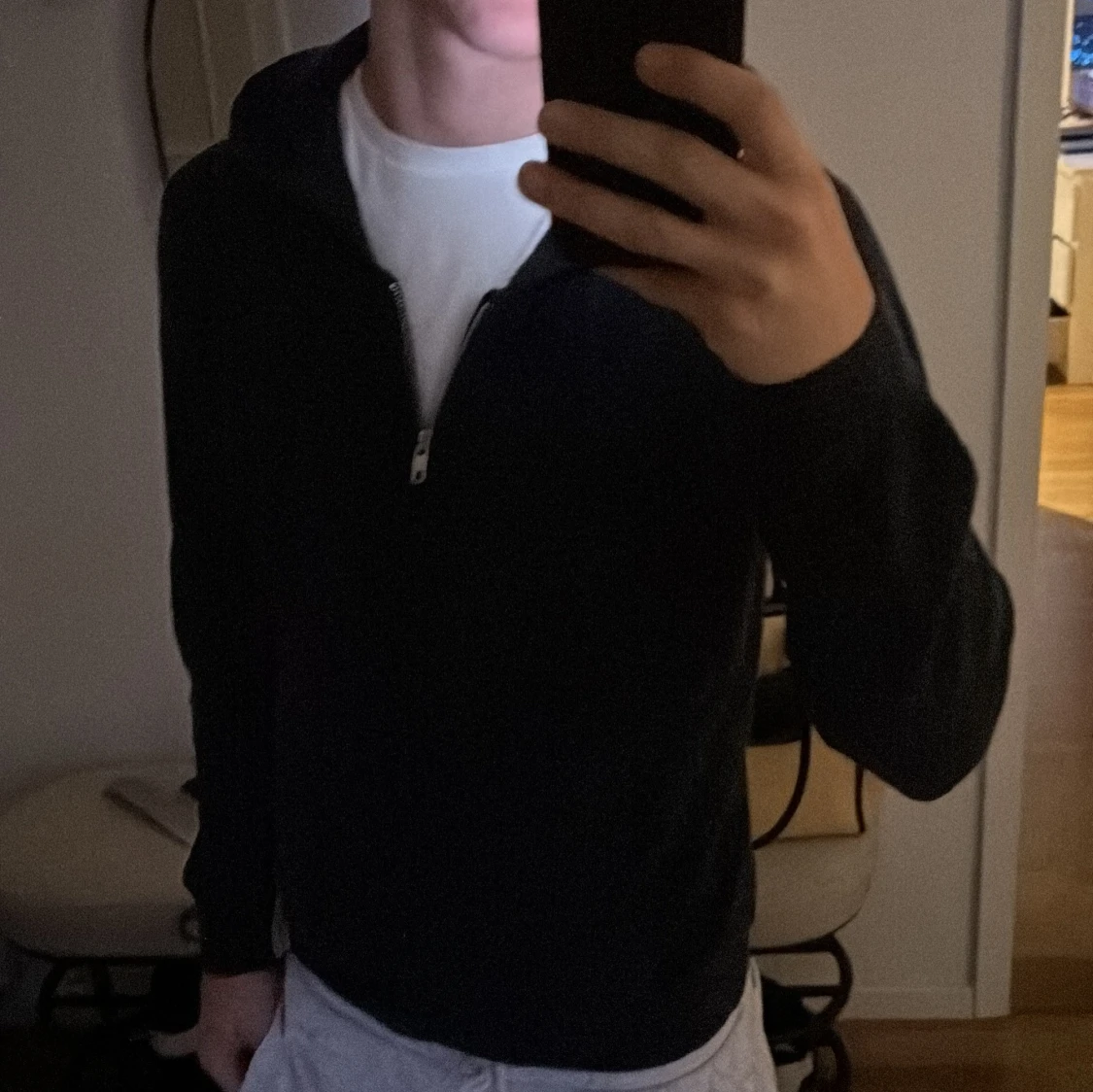 Mörkblå hoodie med dragkedja från Bvaldi  - 1