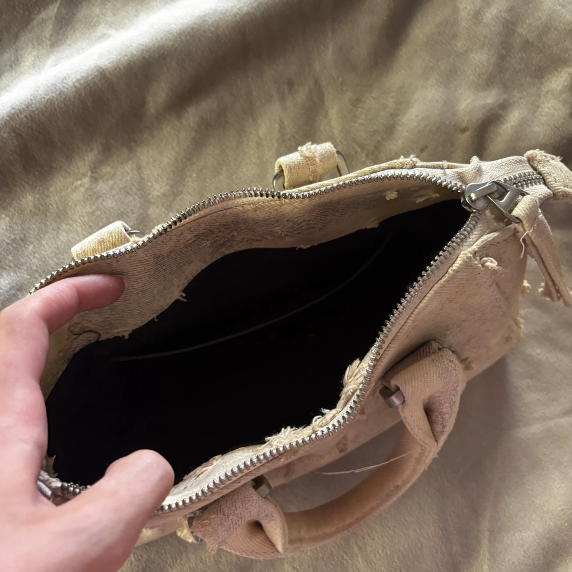 Beige handväska i jeansmaterial - 1