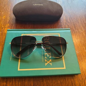 Tom Ford solglasögon - Super snygga Tom Ford solglasögon i nyskick!