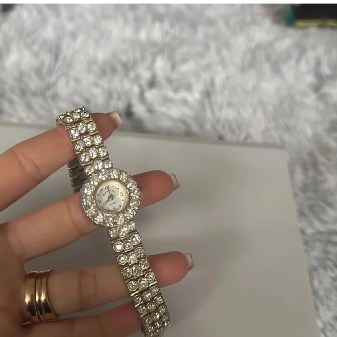 Glittrig armbandsklocka